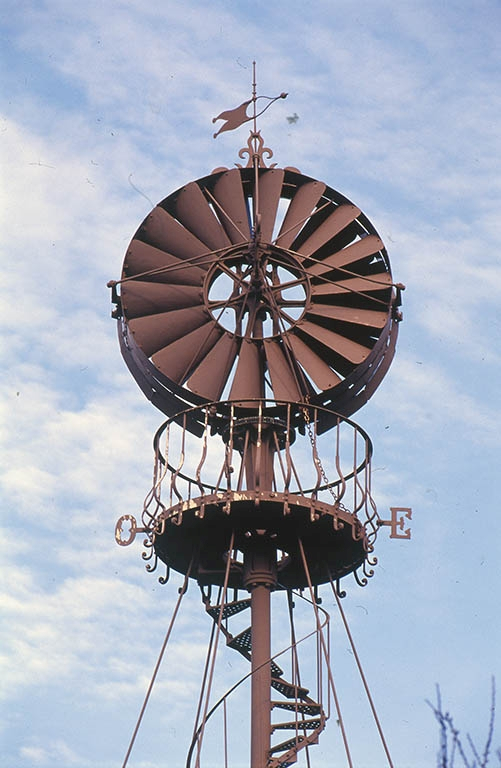 Détail de la partie supérieure. © Jean-Luc Duthu / Région Bourgogne-Franche-Comté, Inventaire du patrimoine - 2002