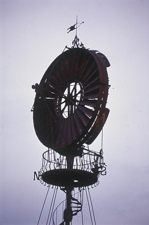 Détail de la partie supérieure. © Jean-Luc Duthu / Région Bourgogne-Franche-Comté, Inventaire du patrimoine - 2002