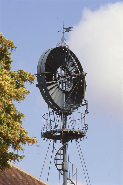Détail de la partie supérieure. © Jean-Luc Duthu / Région Bourgogne-Franche-Comté, Inventaire du patrimoine - 2002