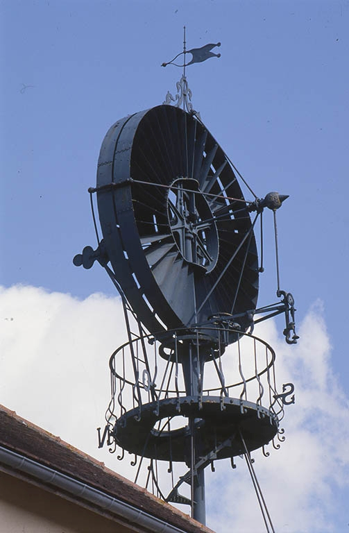 Détail de la partie supérieure. © Jean-Luc Duthu / Région Bourgogne-Franche-Comté, Inventaire du patrimoine - 2002