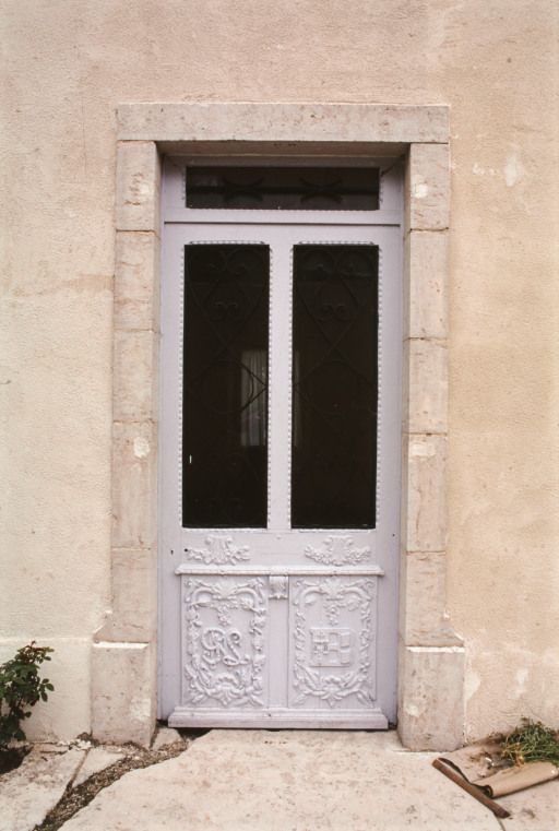 Porte d'entrée sur cour. © Jean-Luc Duthu / Région Bourgogne-Franche-Comté, Inventaire du patrimoine - 2003