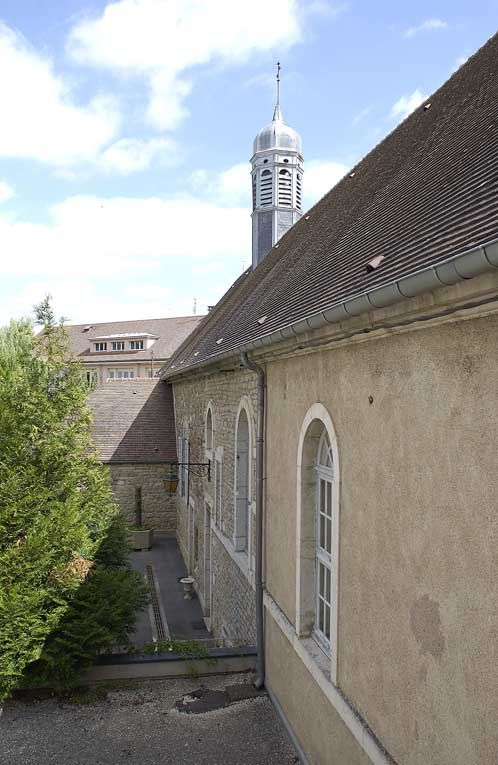Façade postérieure et extension de la salle des hommes. © Michel Thierry / Région Bourgogne-Franche-Comté, Inventaire du patrimoine - 2003