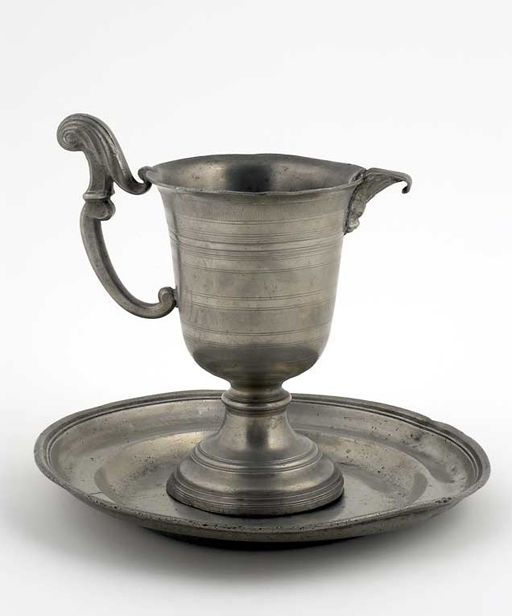 Aiguière et plateau © Michel Thierry / Région Bourgogne-Franche-Comté, Inventaire du patrimoine - 2003