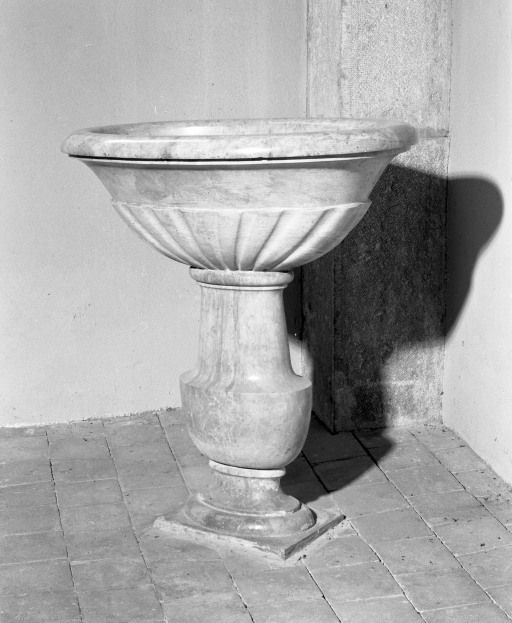 Fonts baptismaux. © Michel Rosso / Région Bourgogne-Franche-Comté, Inventaire du patrimoine - 2003