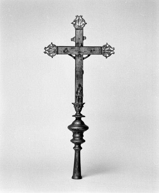 Croix de procession 1, revers. © Michel Rosso / Région Bourgogne-Franche-Comté, Inventaire du patrimoine - 2003