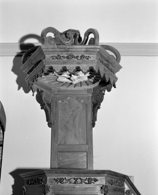 Abat-voix. © Michel Rosso / Région Bourgogne-Franche-Comté, Inventaire du patrimoine - 2003