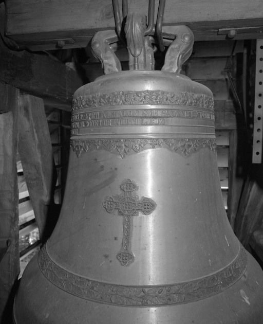 Cloche, détail du décor. © Michel Rosso / Région Bourgogne-Franche-Comté, Inventaire du patrimoine - 2003