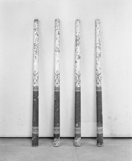 Cierges de procession en tôle peinte. © Michel Rosso / Région Bourgogne-Franche-Comté, Inventaire du patrimoine - 2003