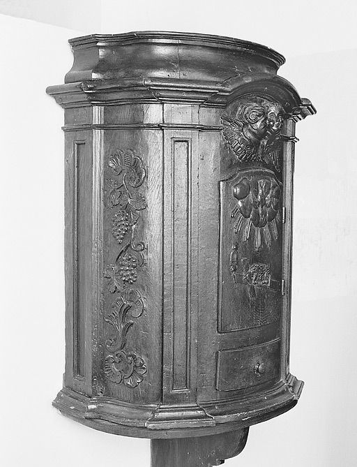 Vue de trois-quarts droit. © Michel Rosso / Région Bourgogne-Franche-Comté, Inventaire du patrimoine - 2003