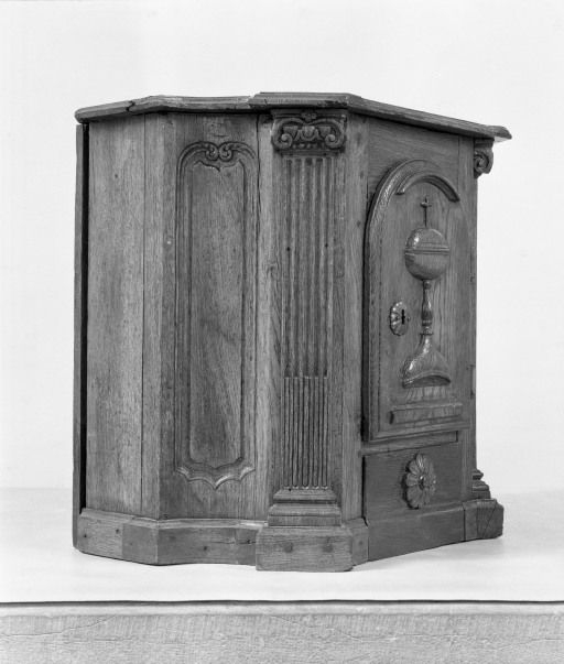 Vue de trois-quarts. © Michel Rosso / Région Bourgogne-Franche-Comté, Inventaire du patrimoine - 2003