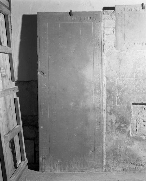 Dalle funéraire de Jacques de Charnot. © Michel Rosso / Région Bourgogne-Franche-Comté, Inventaire du patrimoine - 2003