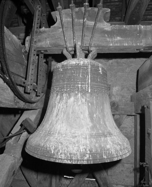 1ère cloche, face antérieure. © Michel Rosso / Région Bourgogne-Franche-Comté, Inventaire du patrimoine - 2003