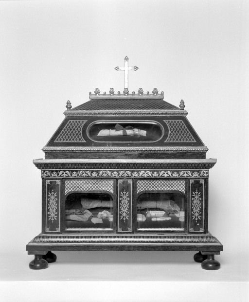 Vue d'une châsse. © Michel Rosso / Région Bourgogne-Franche-Comté, Inventaire du patrimoine - 2003