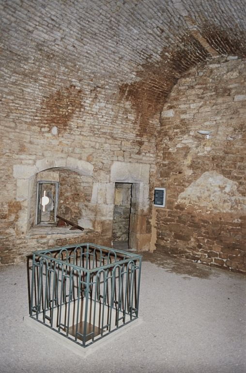  Château-fort © Michel Rosso / Région Bourgogne-Franche-Comté, Inventaire du patrimoine - 2004