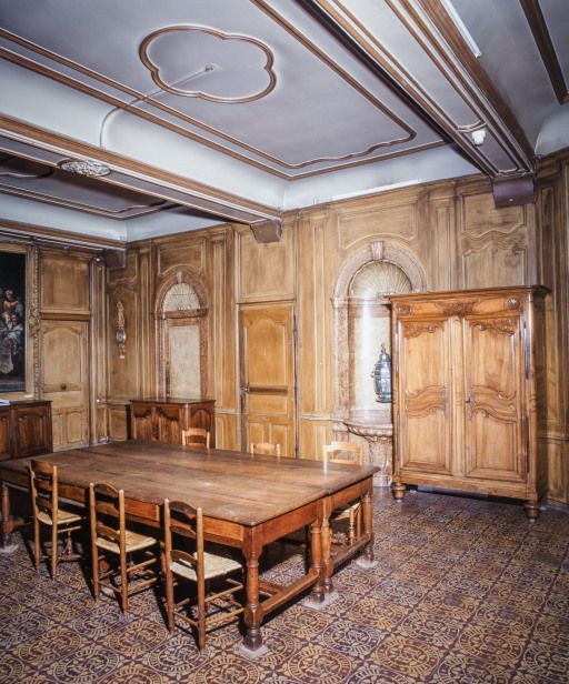 Grand corps de bâtiment : réfectoire des soeurs. © Michel Rosso / Région Bourgogne-Franche-Comté, Inventaire du patrimoine - 2004