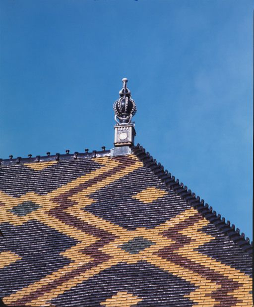 Salle Saint-Louis : détail du toit et épi de faîtage. © Michel Rosso / Région Bourgogne-Franche-Comté, Inventaire du patrimoine - 2004