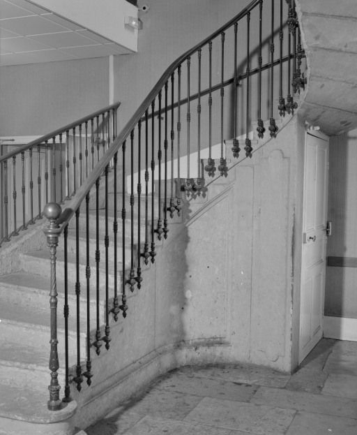 Escalier principal. © Michel Rosso / Région Bourgogne-Franche-Comté, Inventaire du patrimoine - 2004