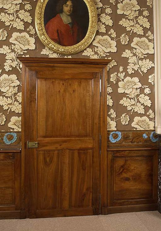 Salle du conseil d'administration, détail d'une porte d'entrée © Michel Thierry / Région Bourgogne-Franche-Comté, Inventaire du patrimoine - 2004