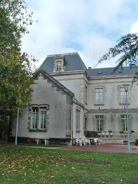 Vue partielle de l'aile gauche. © Sylvie Le Clech-Charton / Région Bourgogne-Franche-Comté, Inventaire du patrimoine - 2005