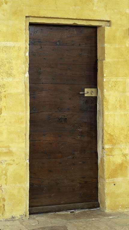 Porte donnant accès aux combles. © Michel Thierry / Région Bourgogne-Franche-Comté, Inventaire du patrimoine - 2005