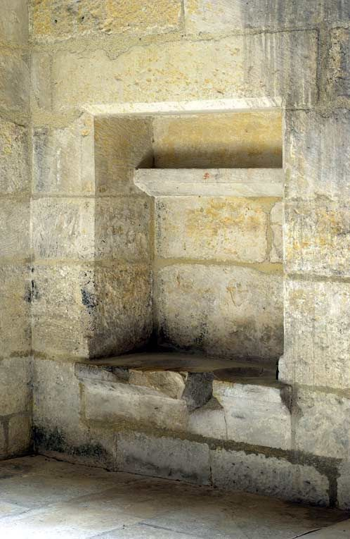 Lavabo de la chapelle latérale sud. © Michel Thierry / Région Bourgogne-Franche-Comté, Inventaire du patrimoine - 2005