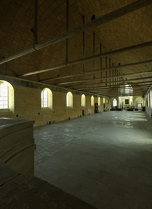 Ancienne salle des malades : vue d'ensemble. © Michel Thierry / Région Bourgogne-Franche-Comté, Inventaire du patrimoine - 2005