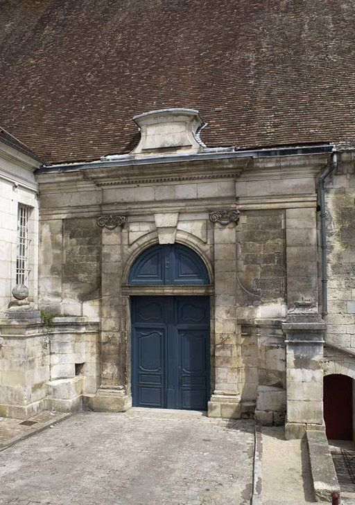 Porte monumentale sud. © Michel Thierry / Région Bourgogne-Franche-Comté, Inventaire du patrimoine - 2005