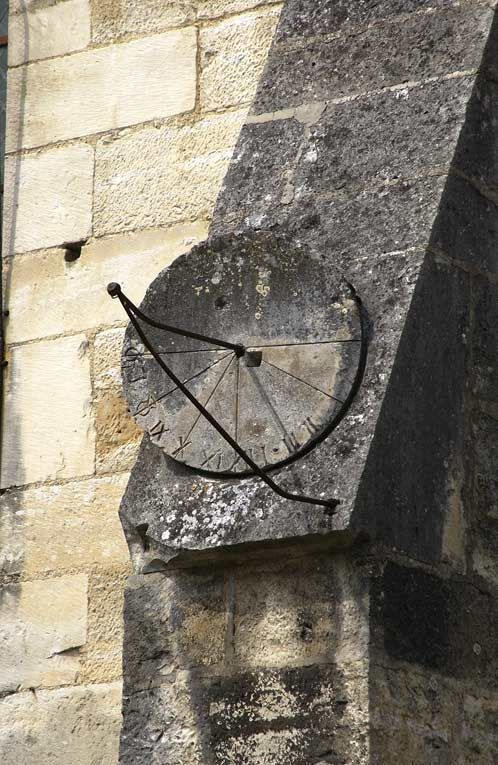Mur gouttereau sud : cadran solaire. © Michel Thierry / Région Bourgogne-Franche-Comté, Inventaire du patrimoine - 2005
