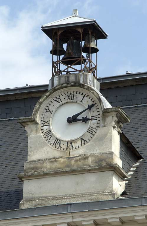 Pavillon Dormois : horloge et campanile. © Michel Thierry / Région Bourgogne-Franche-Comté, Inventaire du patrimoine - 2005