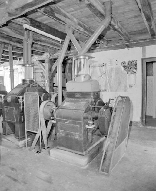 Rez-de-chaussée. Broyeurs (Ateliers de construction Camus frères, ingénieurs, Tonnerre et Socam, Paris), détail. © Jean-Luc Duthu / Région Bourgogne-Franche-Comté, Inventaire du patrimoine - 2006
