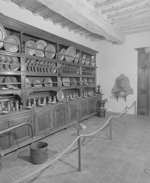 Vue d'ensemble de la salle des étains. © Jean-Luc Duthu / Région Bourgogne-Franche-Comté, Inventaire du patrimoine - 2006