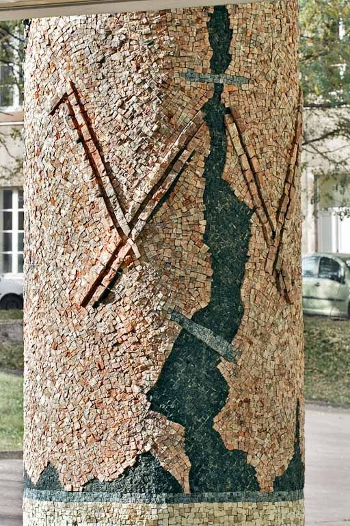 Détail, colonne de droite. © Jean-Luc Duthu / Région Bourgogne-Franche-Comté, Inventaire du patrimoine - 2008