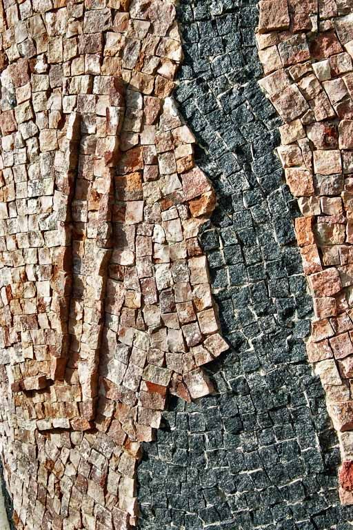 Détail, colonne de gauche. © Jean-Luc Duthu / Région Bourgogne-Franche-Comté, Inventaire du patrimoine - 2008