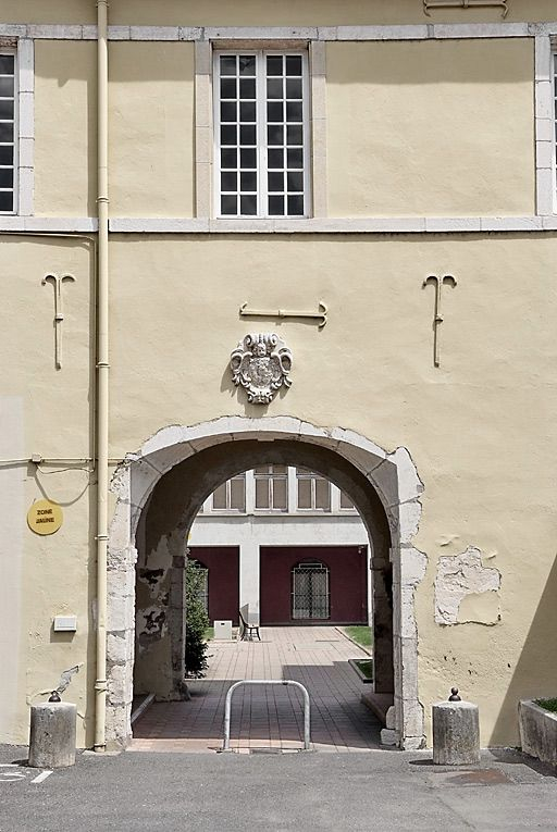 Aile du 17e siècle : passage couvert. © Thierry Kuntz / Région Bourgogne-Franche-Comté, Inventaire du patrimoine - 2008