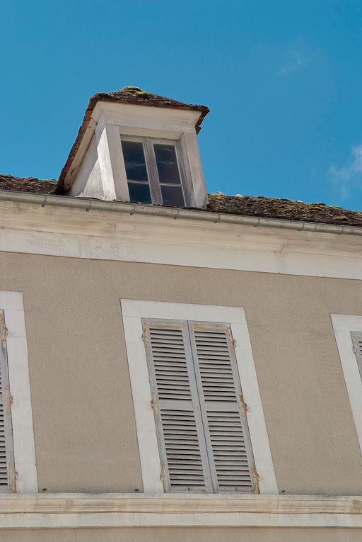 Bâtiment sud, lucarne et fenêtre. © Pierre-Marie Barbe-Richaud / Région Bourgogne-Franche-Comté, Inventaire du patrimoine - 2008