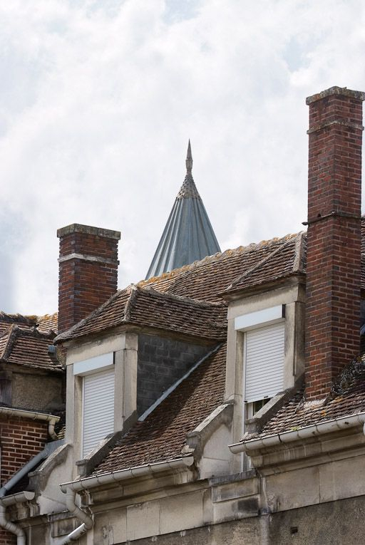 Bâtiment principal : détail des lucarnes rentrantes. © Pierre-Marie Barbe-Richaud / Région Bourgogne-Franche-Comté, Inventaire du patrimoine - 2008