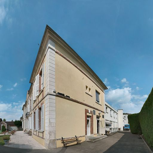 Elévations antérieure et droite du bâtiment principal. © Pierre-Marie Barbe-Richaud / Région Bourgogne-Franche-Comté, Inventaire du patrimoine - 2008