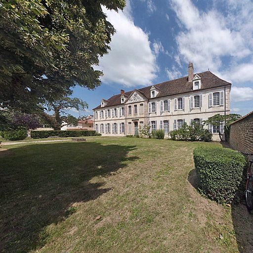 Elévation ouest de l'aile gauche (ouest). © Thierry Kuntz / Région Bourgogne-Franche-Comté, Inventaire du patrimoine - 2009