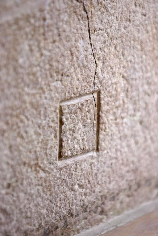 Marque de tâcheron de l'arrière cuisine. © Pierre-Marie Barbe-Richaud / Région Bourgogne-Franche-Comté, Inventaire du patrimoine - 2009