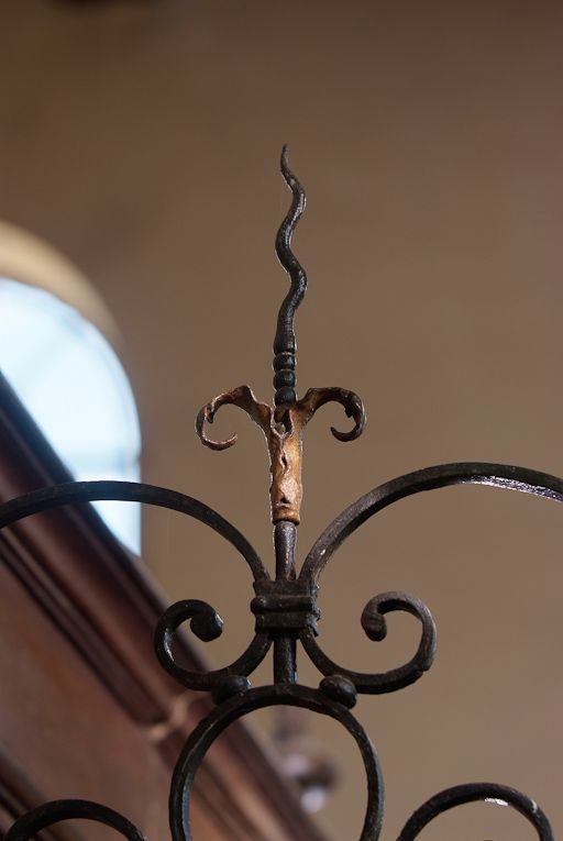 Détail de la grille entre les deux salles de malades. © Pierre-Marie Barbe-Richaud / Région Bourgogne-Franche-Comté, Inventaire du patrimoine - 2009