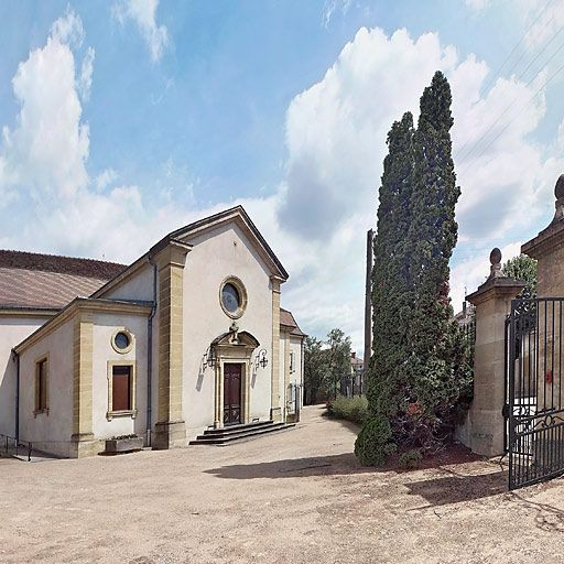 Bâtiment donnant rue de la Gare, façade de la chapelle. © Thierry Kuntz / Région Bourgogne-Franche-Comté, Inventaire du patrimoine - 2009