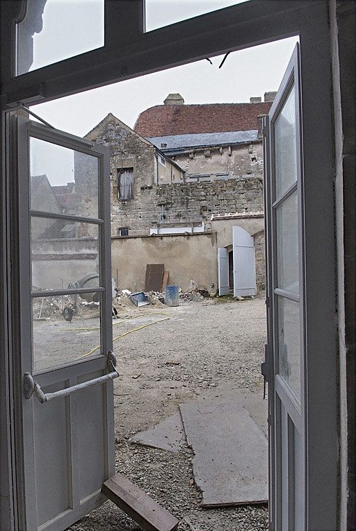 Vue de la cour pendant les travaux. © Thierry Kuntz / Région Bourgogne-Franche-Comté, Inventaire du patrimoine - 2009