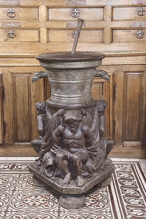 Vue d'ensemble du mortier et du piédestal (en 2010). © Thierry Kuntz / Région Bourgogne-Franche-Comté, Inventaire du patrimoine - 2010