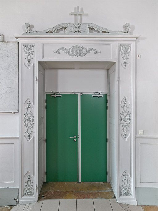 Porte d'entrée de l'ancienne salle des femmes. © Pierre-Marie Barbe-Richaud / Région Bourgogne-Franche-Comté, Inventaire du patrimoine - 2010