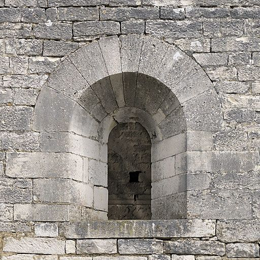 Détail de la façade postérieure : baie. © Thierry Kuntz / Région Bourgogne-Franche-Comté, Inventaire du patrimoine - 2010