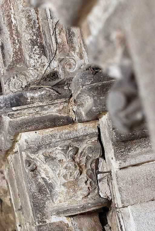 Porterie : détail d'un chapiteau. © Thierry Kuntz / Région Bourgogne-Franche-Comté, Inventaire du patrimoine - 2010