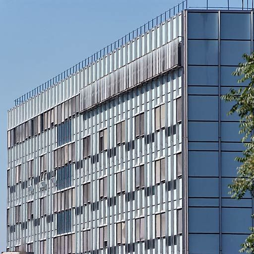 Bâtiment principal, partie supérieure de la façade. © Thierry Kuntz / Région Bourgogne-Franche-Comté, Inventaire du patrimoine - 2010