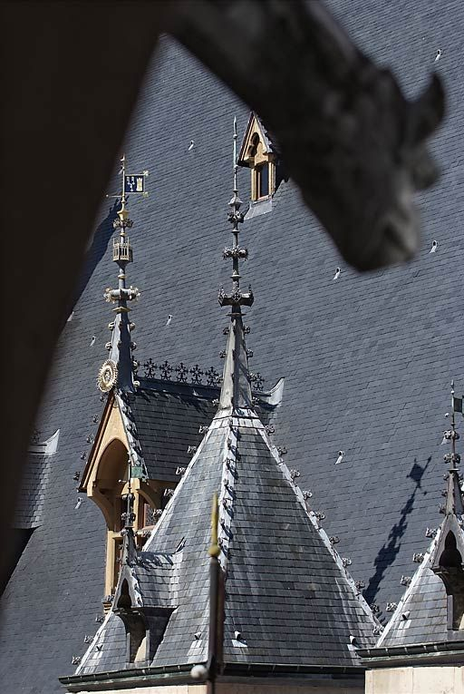 Toit du grand bâtiment sur rue : lucarnes. © Thierry Kuntz / Région Bourgogne-Franche-Comté, Inventaire du patrimoine - 2010