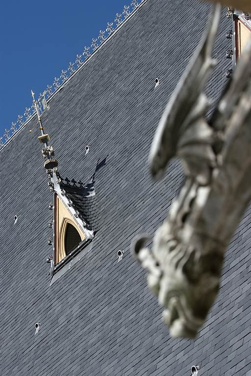 Toit du grand bâtiment sur rue : lucarne. © Thierry Kuntz / Région Bourgogne-Franche-Comté, Inventaire du patrimoine - 2010