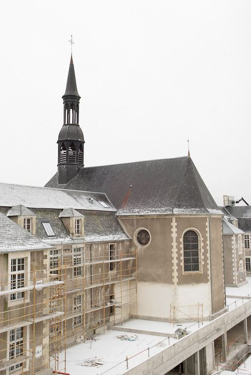 Vue sur la chapelle, vers le Nord, pendant le chantier. © Pierre-Marie Barbe-Richaud / Région Bourgogne-Franche-Comté, Inventaire du patrimoine - 2010